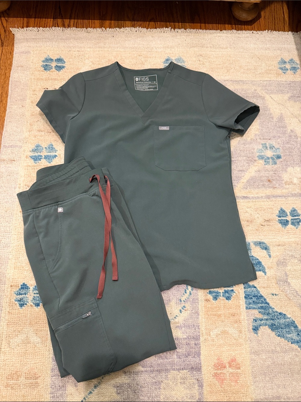 Figs scrub top and bottom.